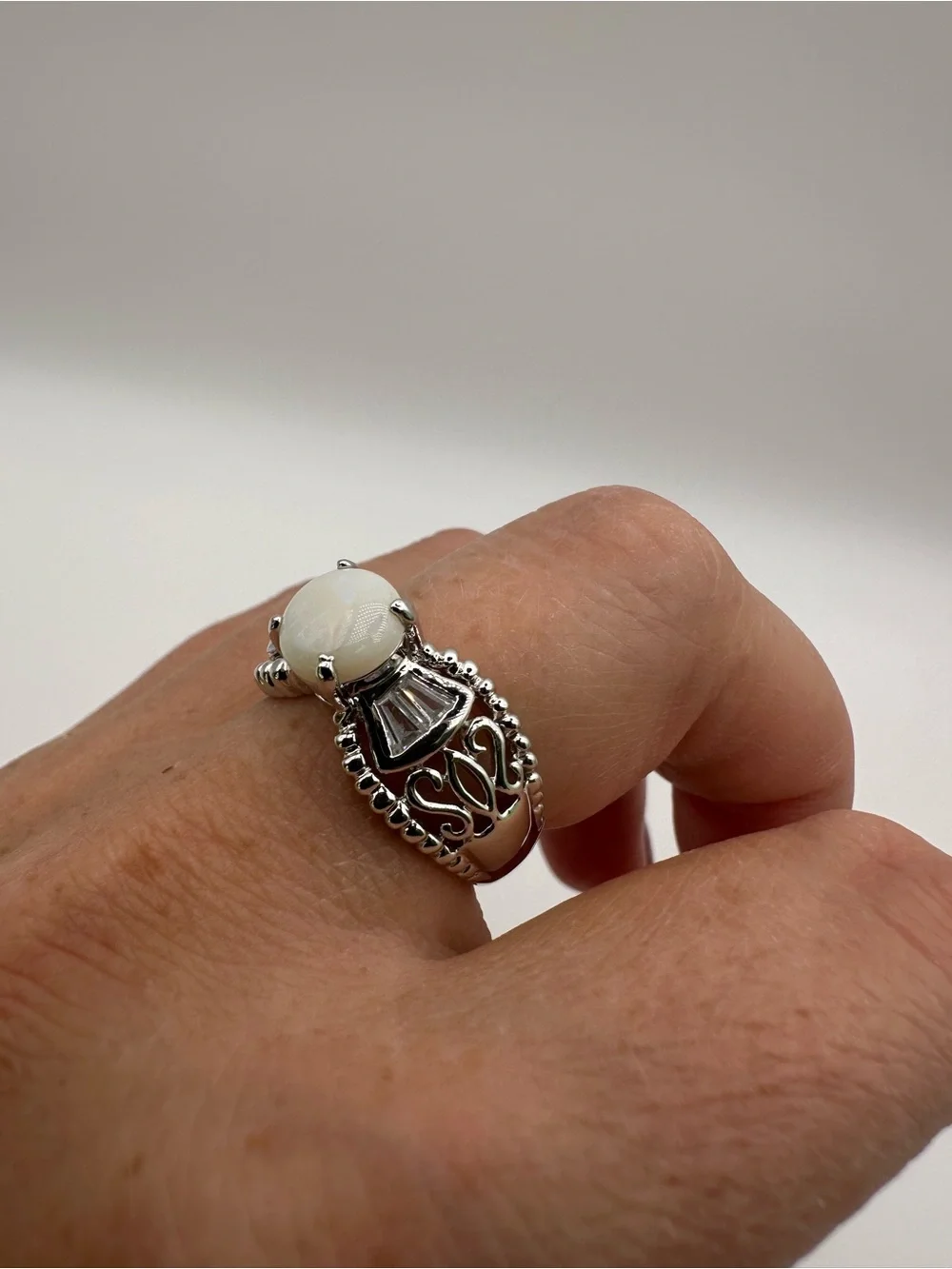 Silver Tone Statement Ring – Bow Design Costume Fashion Jewelry